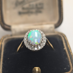 Vintage 18ct Gold Opal & Diamond Cluster Ring