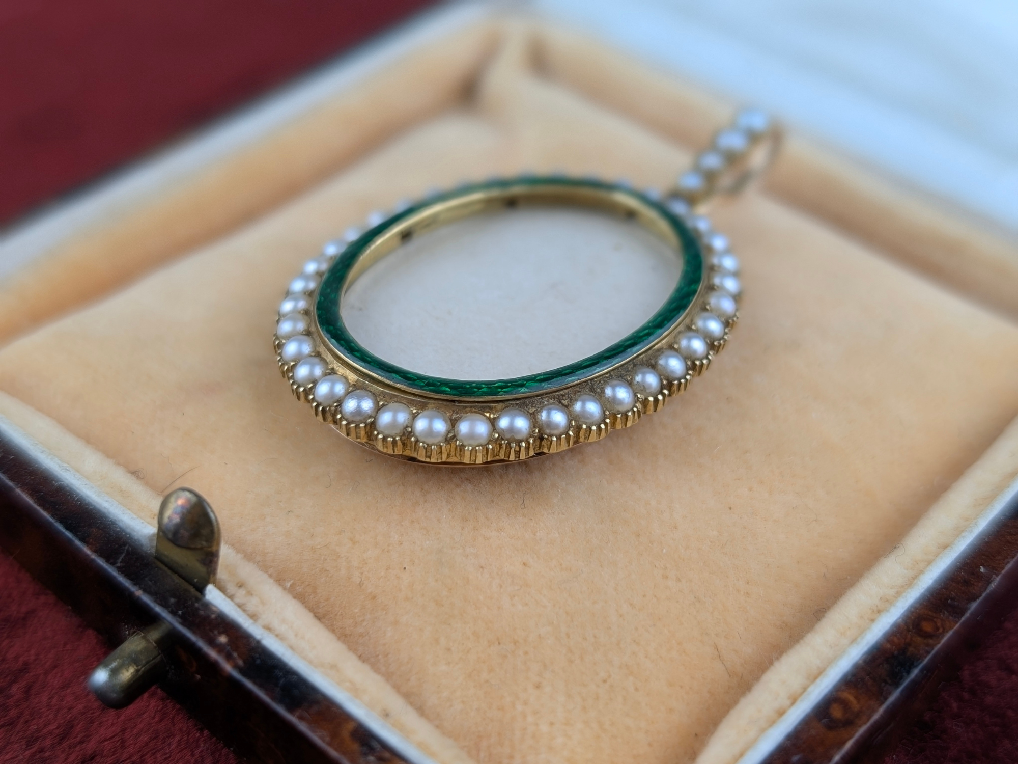 Victorian / Early Edwardian Antique 15ct Gold Guilloche Enamel & Seed Pearl Oval Photo Locket Pendant - Image 5