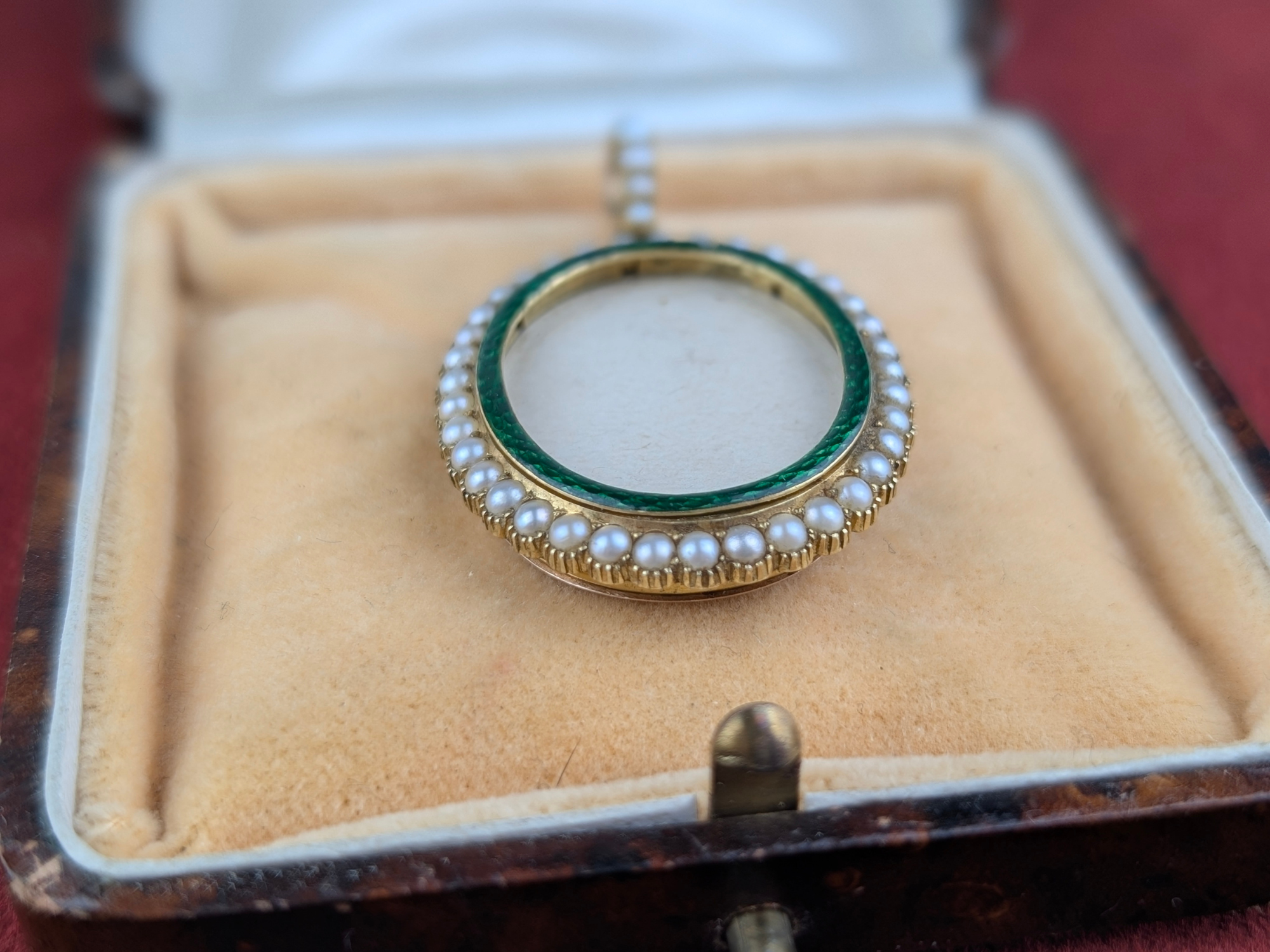 Victorian / Early Edwardian Antique 15ct Gold Guilloche Enamel & Seed Pearl Oval Photo Locket Pendant - Image 3
