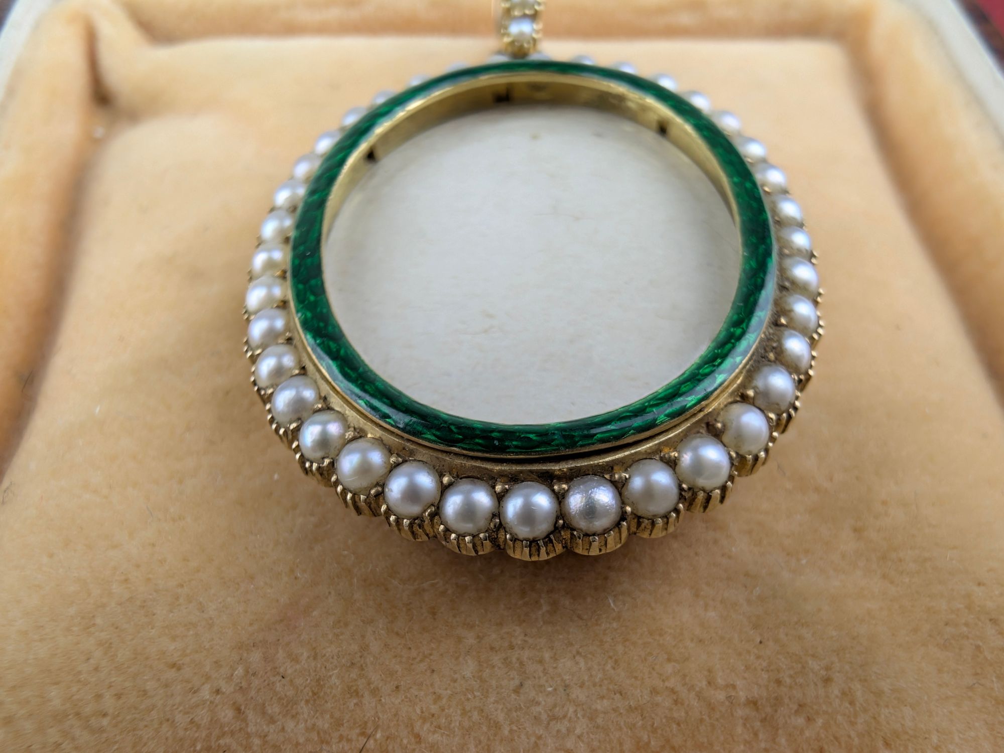 Victorian / Early Edwardian Antique 15ct Gold Guilloche Enamel & Seed Pearl Oval Photo Locket Pendant - Image 4