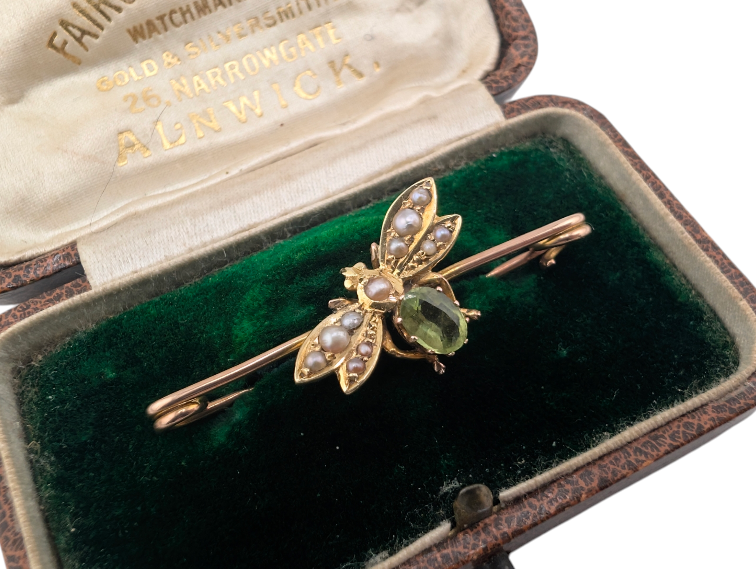 Edwardian Antique 15ct Gold Peridot & Pearl Bug Bar Brooch