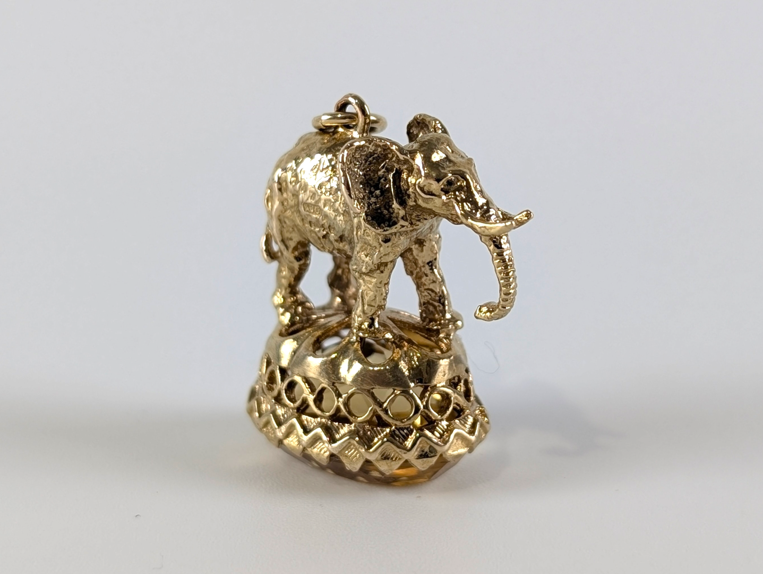 Heavy Solid 9ct Gold Elephant Fob Pendant with Large Golden Topaz - Image 4