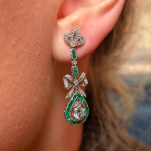 Elegant Platinum Diamond & Emerald Drop Earrings – 0.90ct Total Diamonds