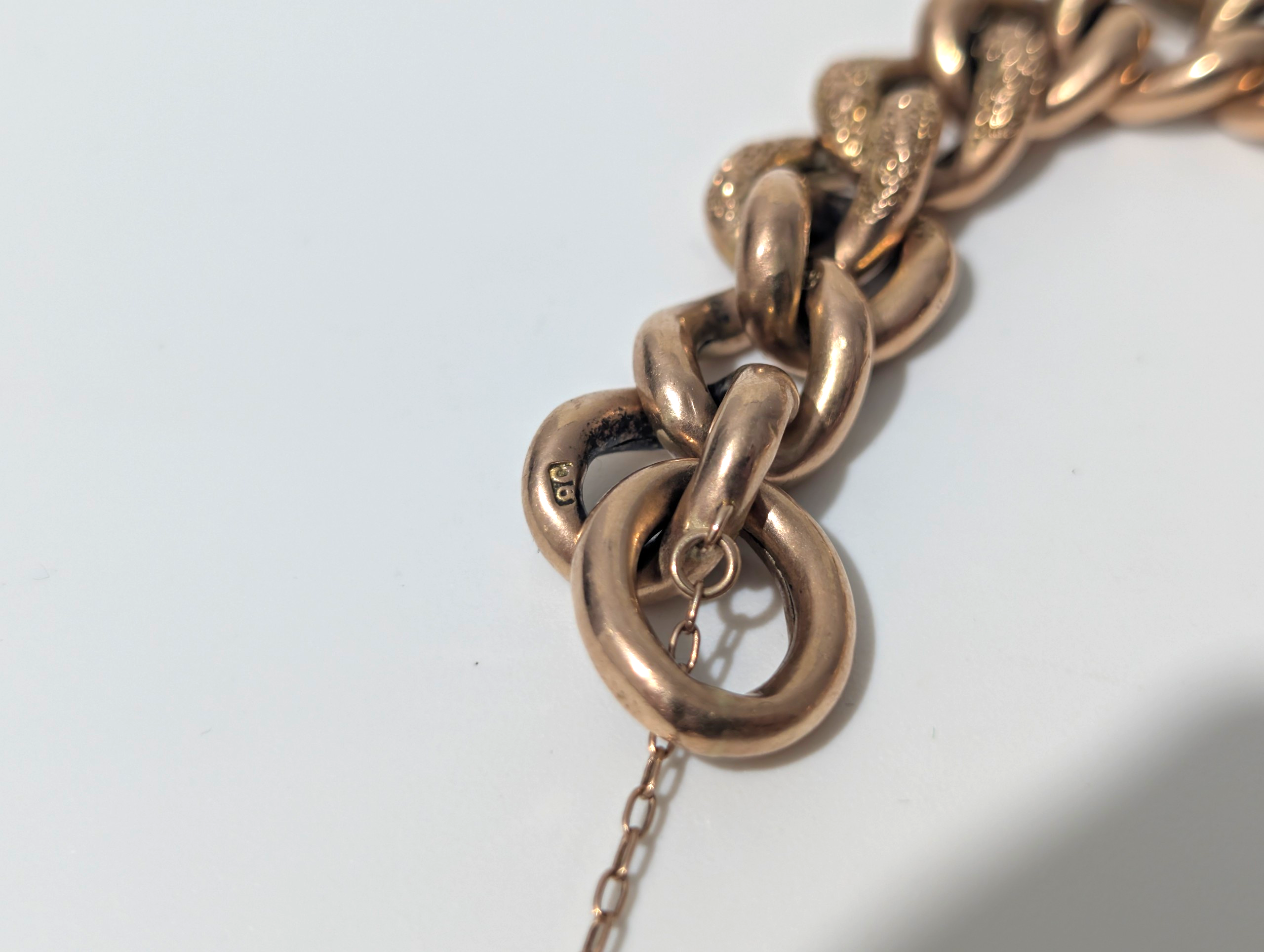 Antique Victorian / Edwardian 9ct Rose Gold Curb Link Bracelet with Heart Padlock – 25.06g - Image 6