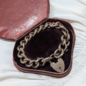 Antique Victorian / Edwardian 9ct Rose Gold Curb Link Bracelet with Heart Padlock – 25.06g