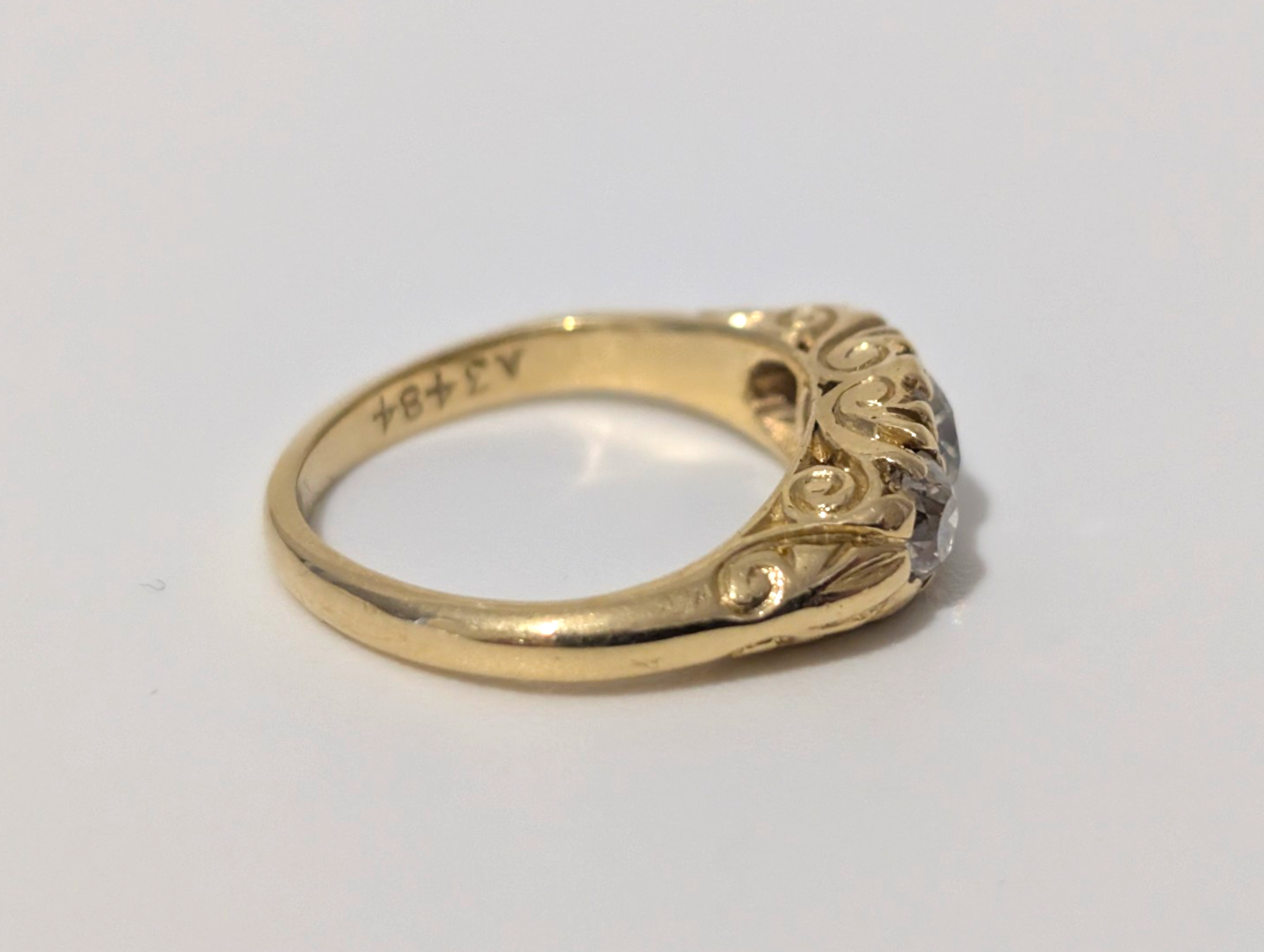 Vintage 18ct Gold Diamond Trilogy Ring – Hallmarked 1975 - Approx 0.80ct - Image 5
