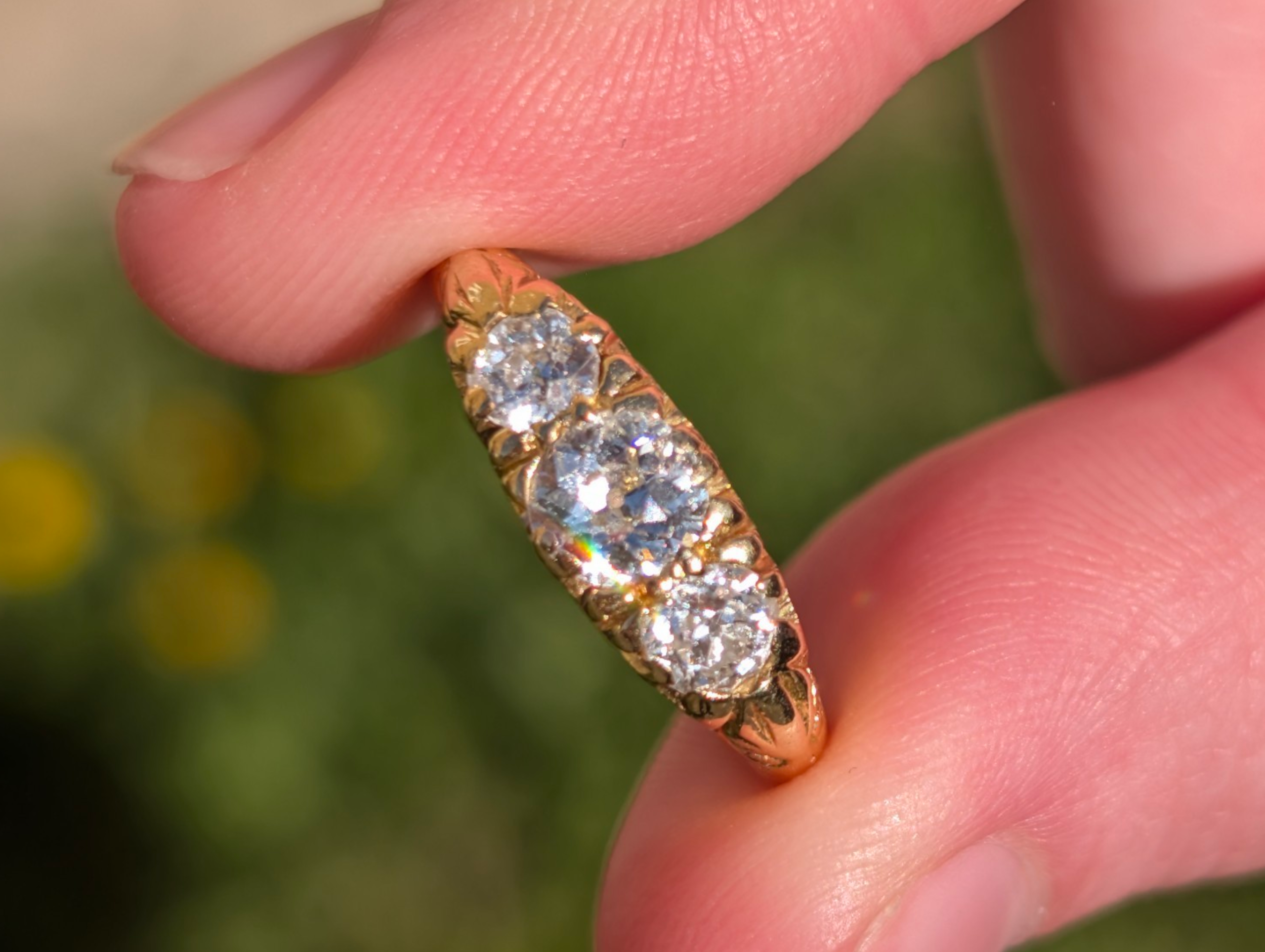 Vintage 18ct Gold Diamond Trilogy Ring – Hallmarked 1975 - Approx 0.80ct