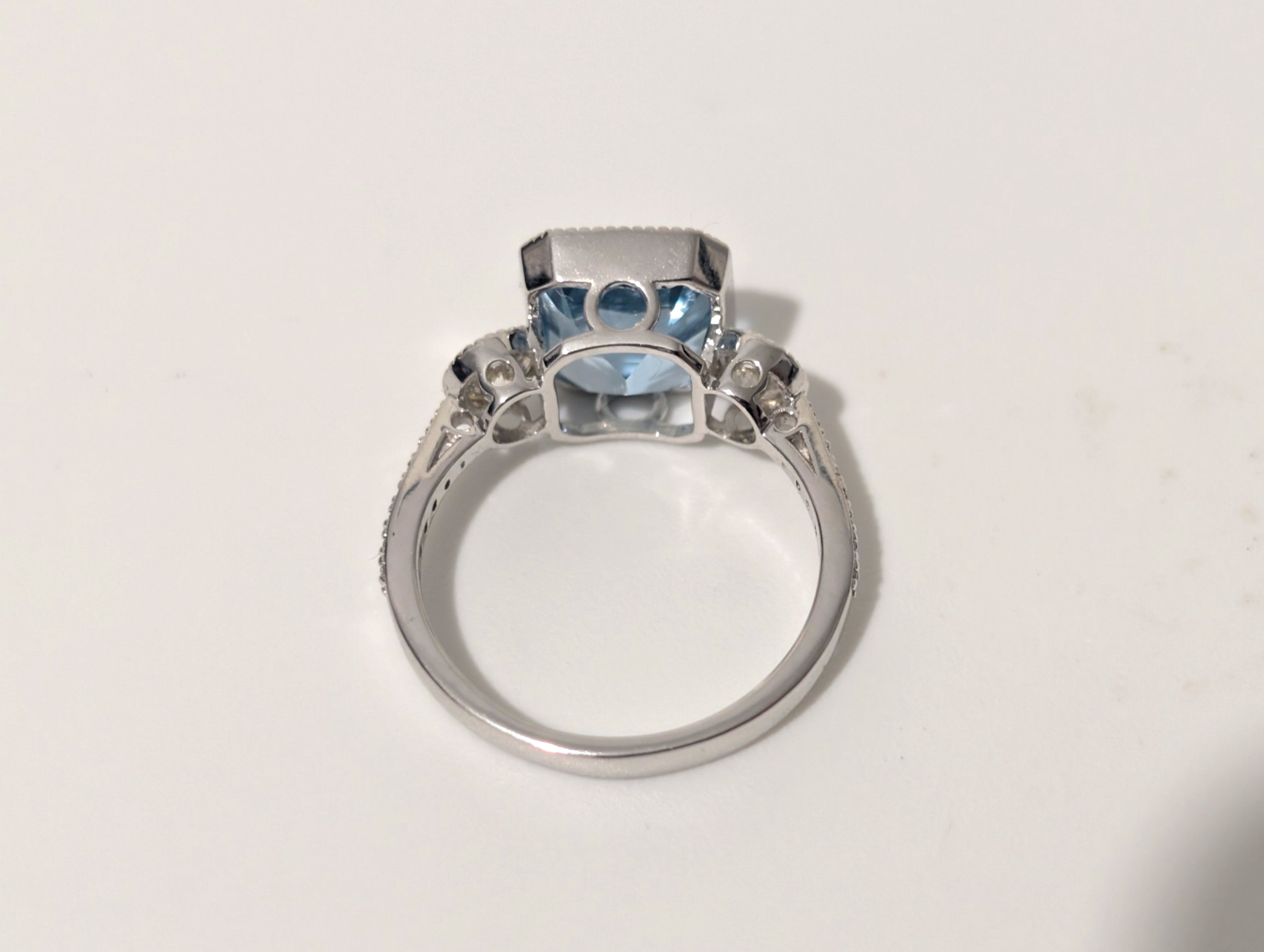 3.66ct Natural Aquamarine & Diamond 18ct White Gold Art Deco Style Ring - Image 6