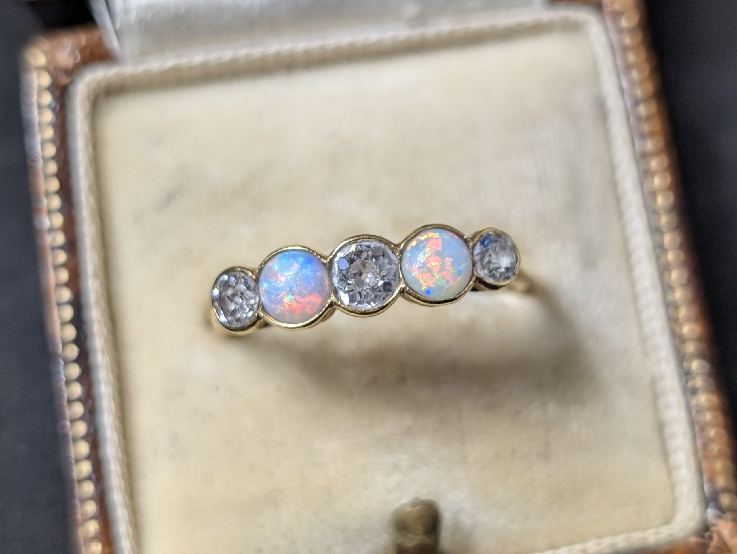 Antique Victorian/Edwardian 18ct Gold Diamond & Opal Five Stone Ring