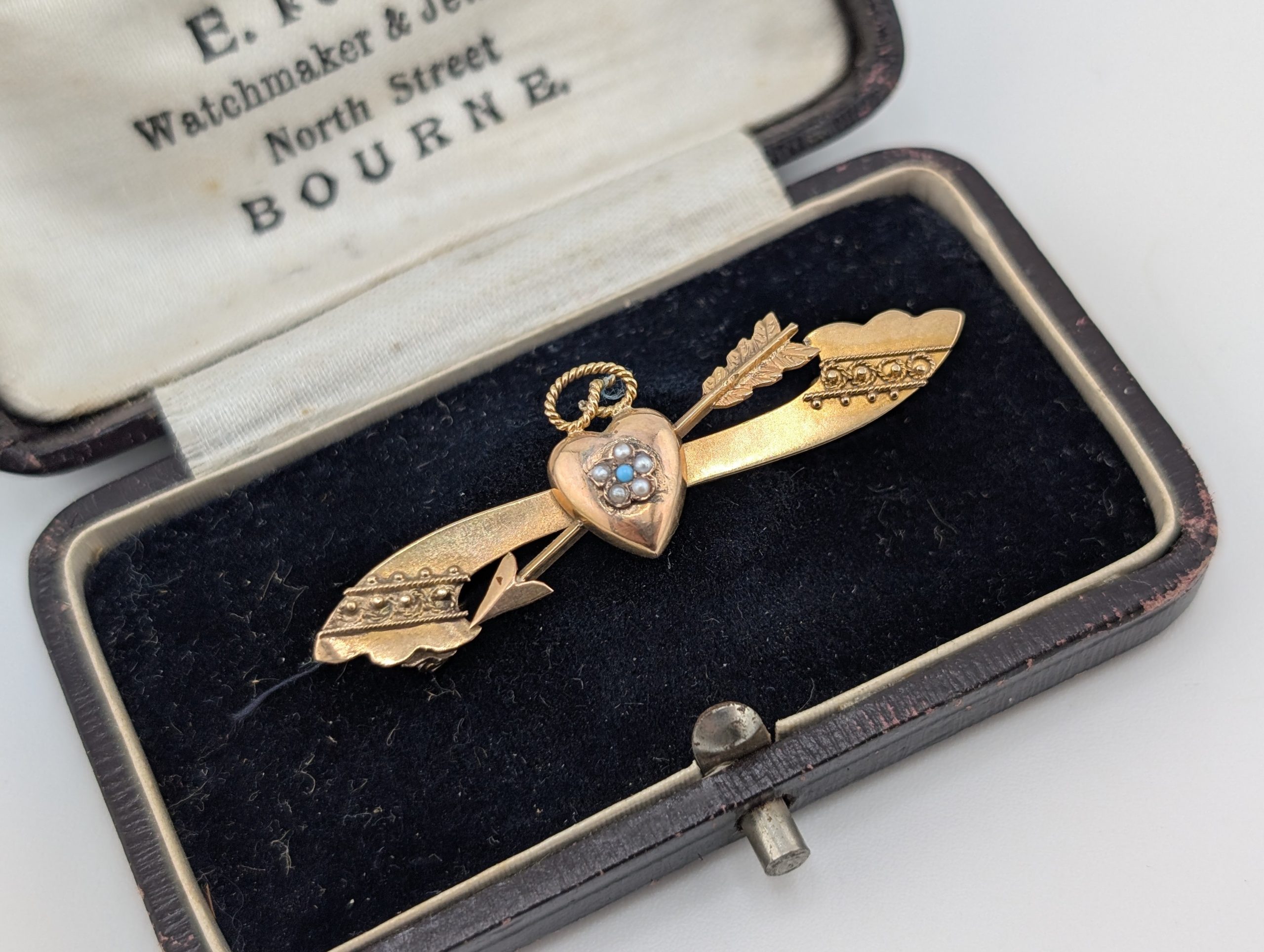 Antique Victorian 9ct Gold Turquoise & Seed Pearl Arrow Through Heart Brooch – Birmingham 1898