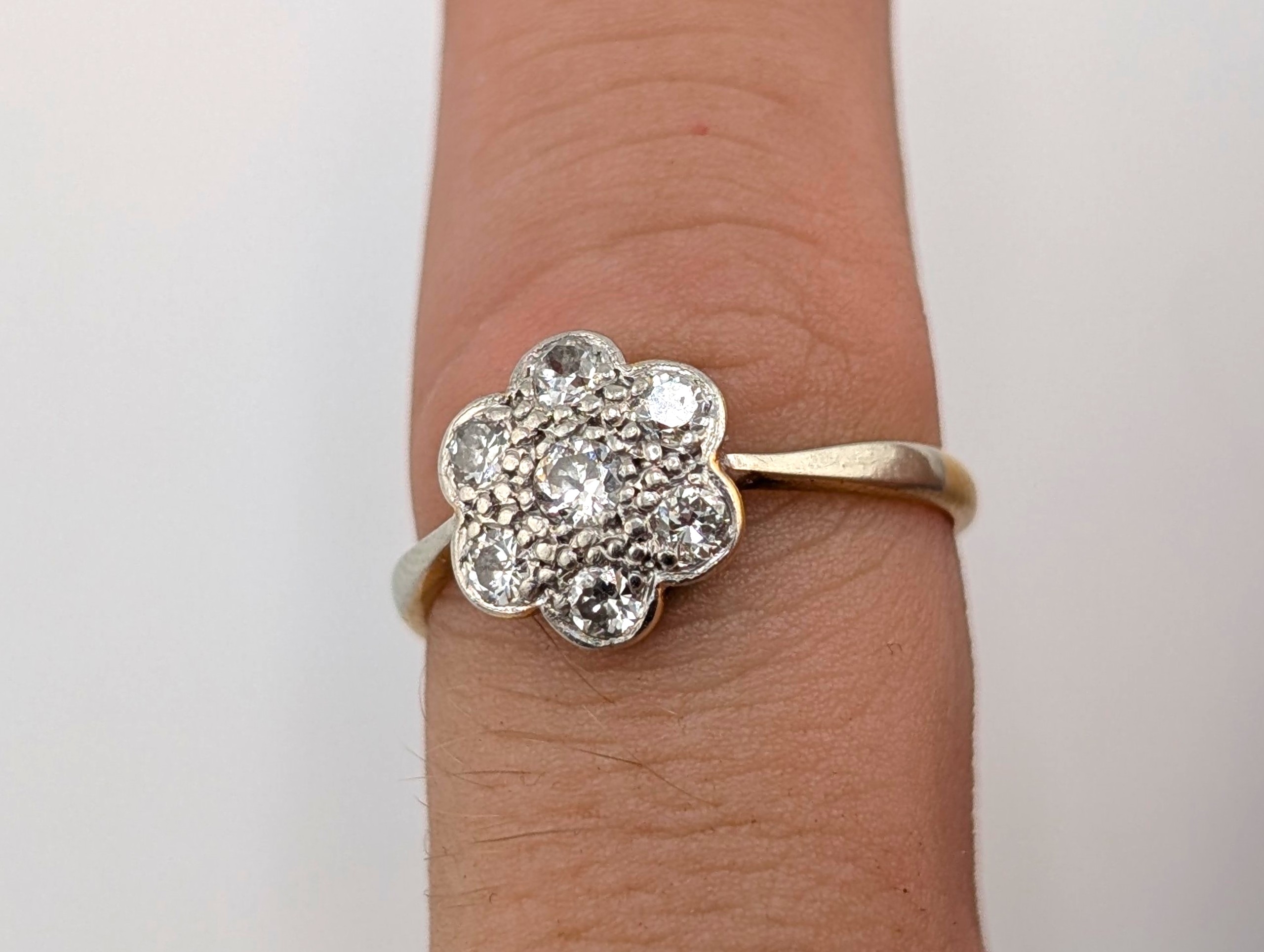 Antique Edwardian 18ct Gold & Platinum Old Cut Diamond Daisy Cluster Ring - Image 2